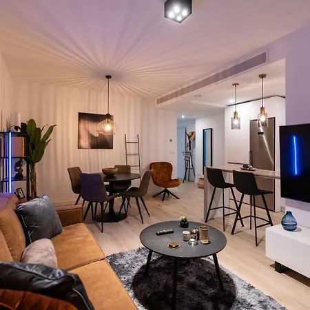 One80 With Sea Views And Walking Distance To The Beach In *