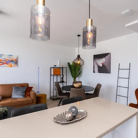 One80 With Sea Views And Walking Distance To The Beach In Διαμέρισμα Εστεπόνα