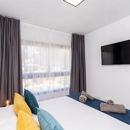 One80 With Sea Views And Walking Distance To The Beach In * Εστεπόνα