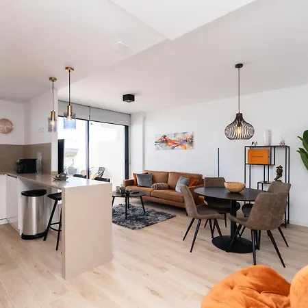 Apartamento One80 With Sea Views And Walking Distance To The Beach In *