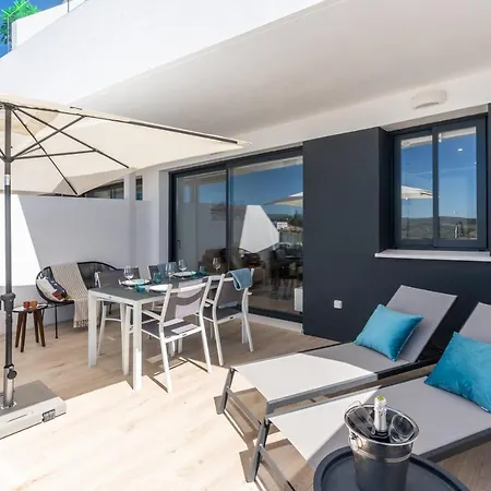 One80 With Sea Views And Walking Distance To The Beach In *