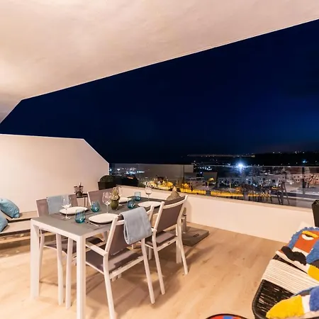 One80 With Sea Views And Walking Distance To The Beach In Apartamento Estepona